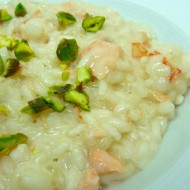 RISOTTO CON SALMONE, GAMBERI E PISTACCHI PER LA VIGILIA